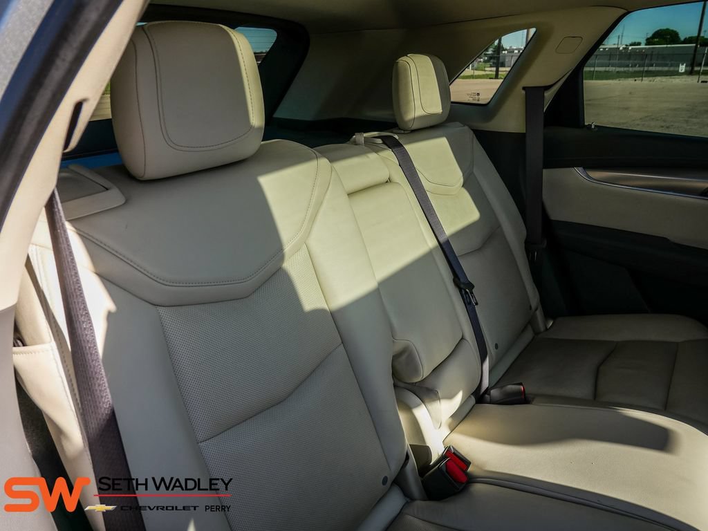 Used 2017 Cadillac XT5 Luxury w/ Driver Awareness Package FWD image 25