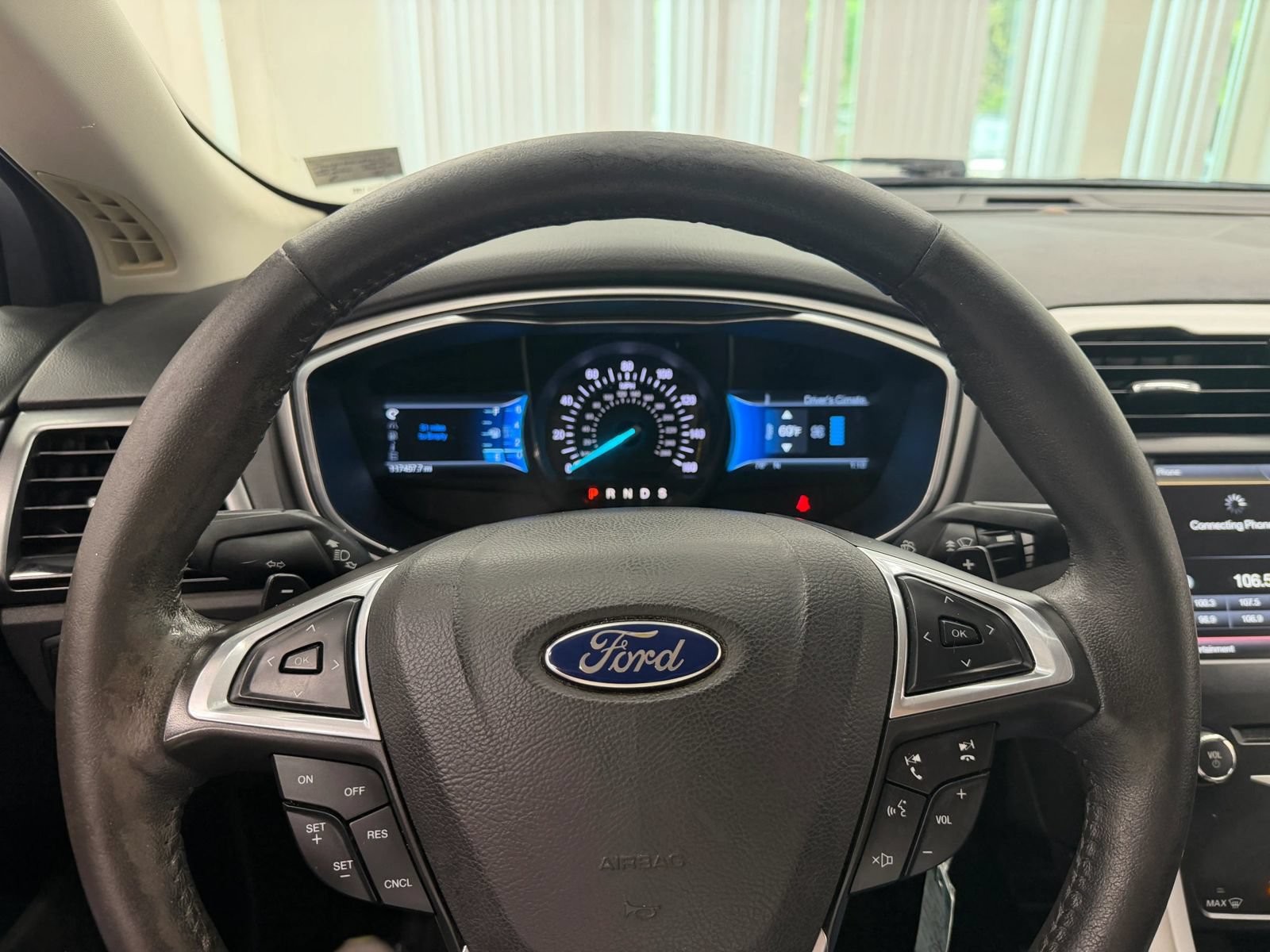 Used 2014 Ford Fusion SE FWD image 25