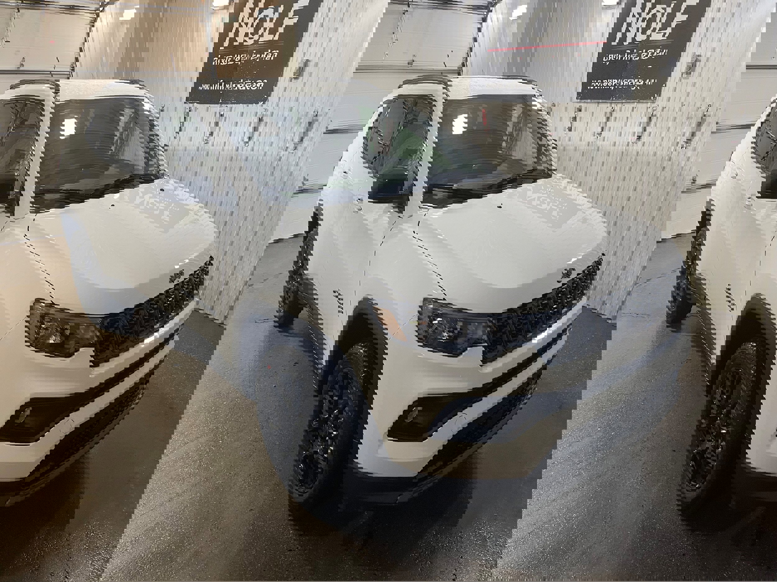 New 2026 Jeep Compass Latitude image 2