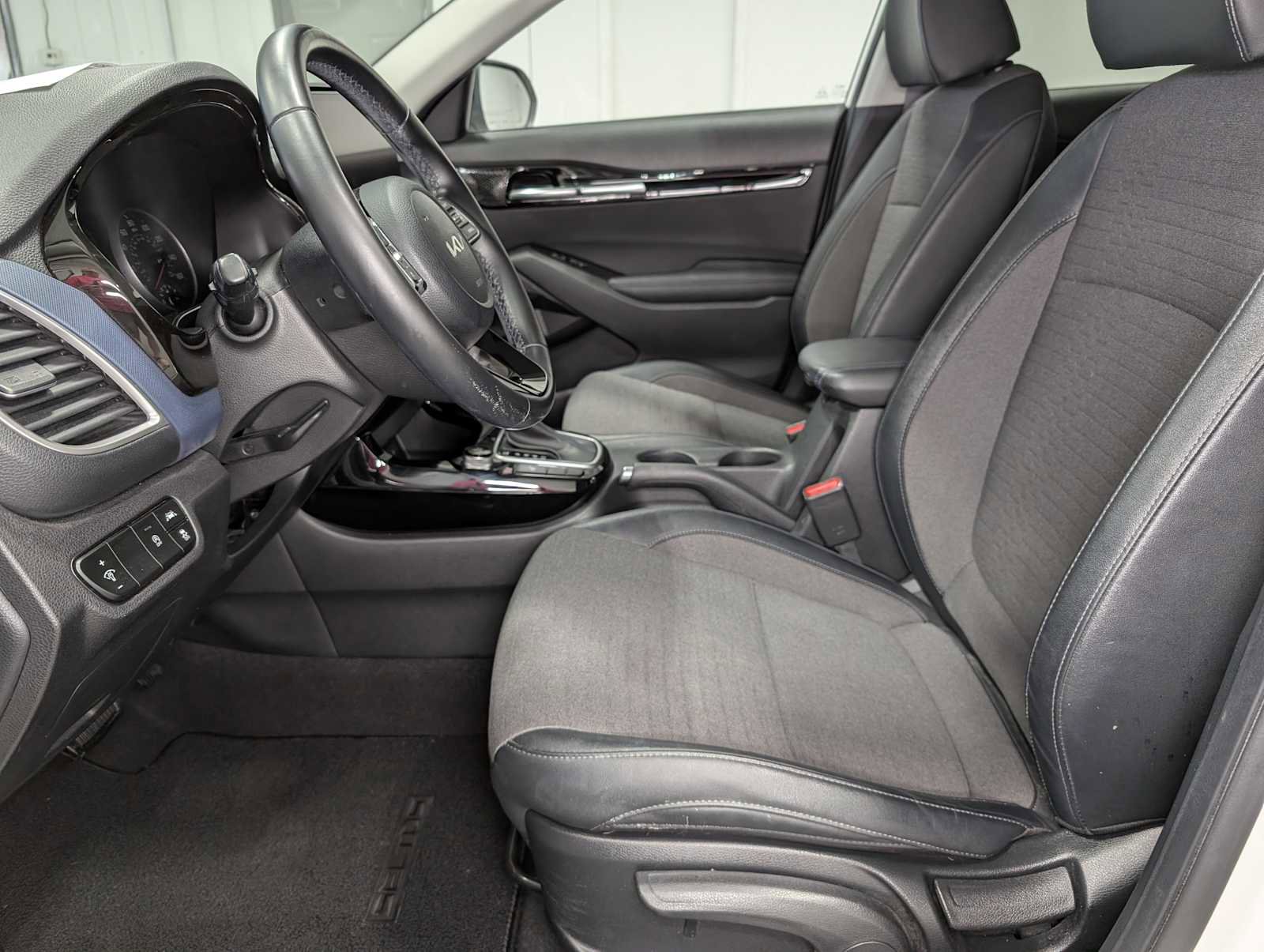 Certified 2022 Kia Seltos Nightfall Edition AWD/4WD image 4