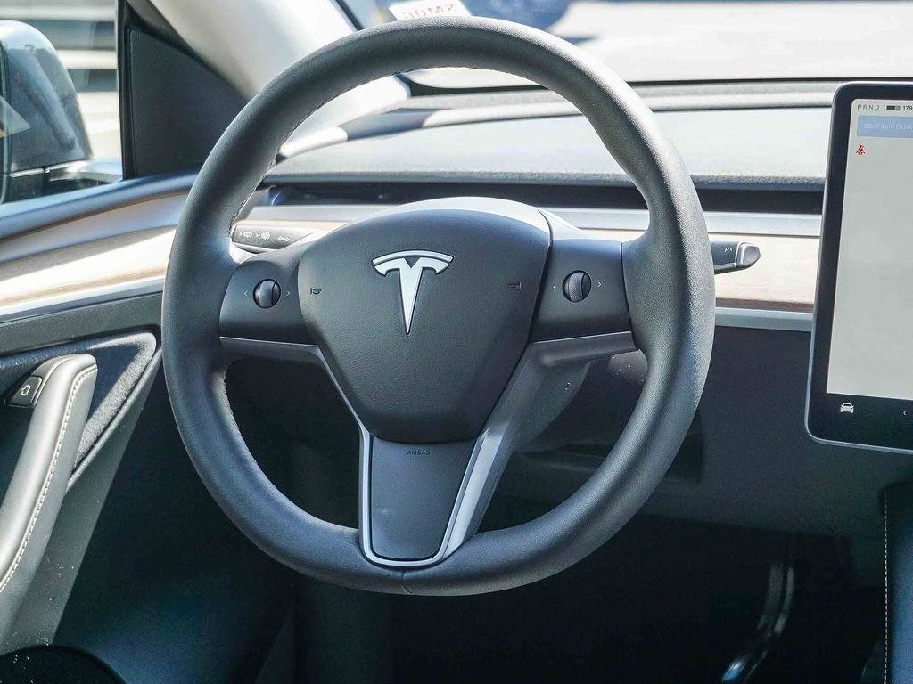 Used 2024 Tesla Model Y Long Range image 16