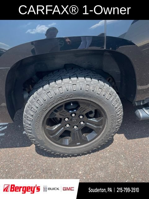 Used 2019 Chevrolet Tahoe LT w/ Luxury Package AWD/4WD image 3
