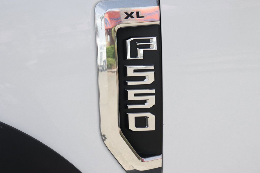 Used 2017 Ford F550 2WD Regular Cab Super Duty image 39