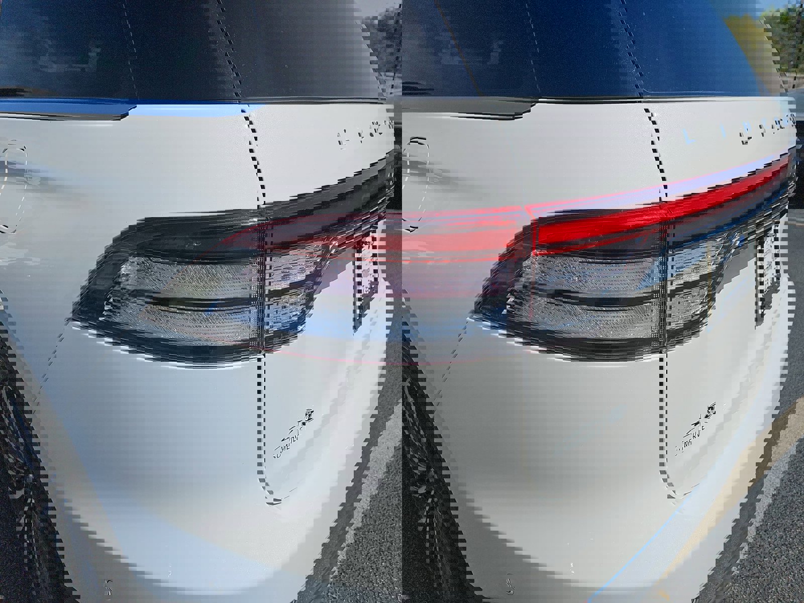 Used 2023 Lincoln Aviator Reserve RWD image 35