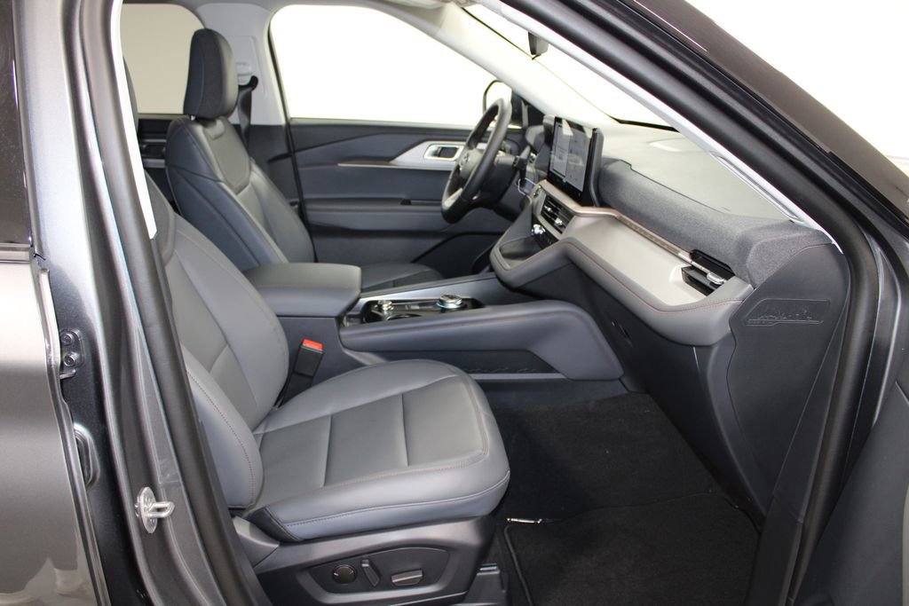 New 2026 Ford Explorer Active w/ Active Comfort Package image 28