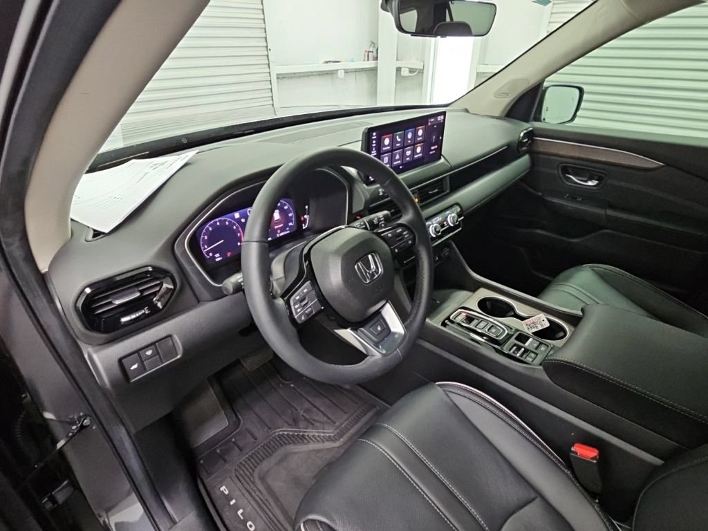 Used 2026 Honda Pilot Elite image 12