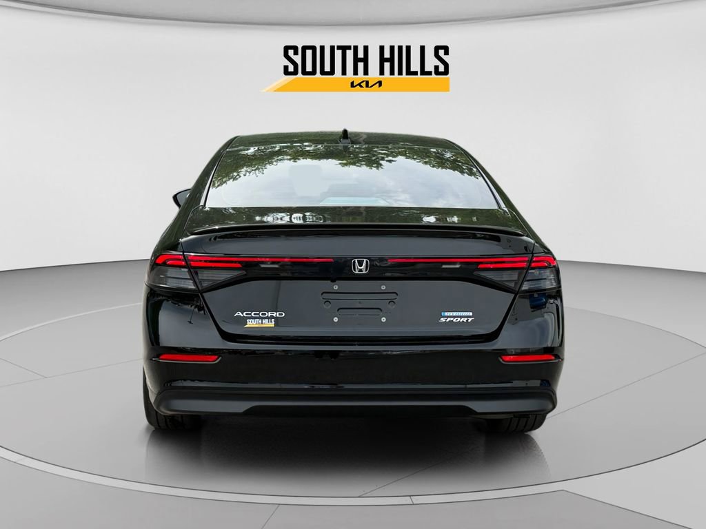 Used 2023 Honda Accord Sport image 4