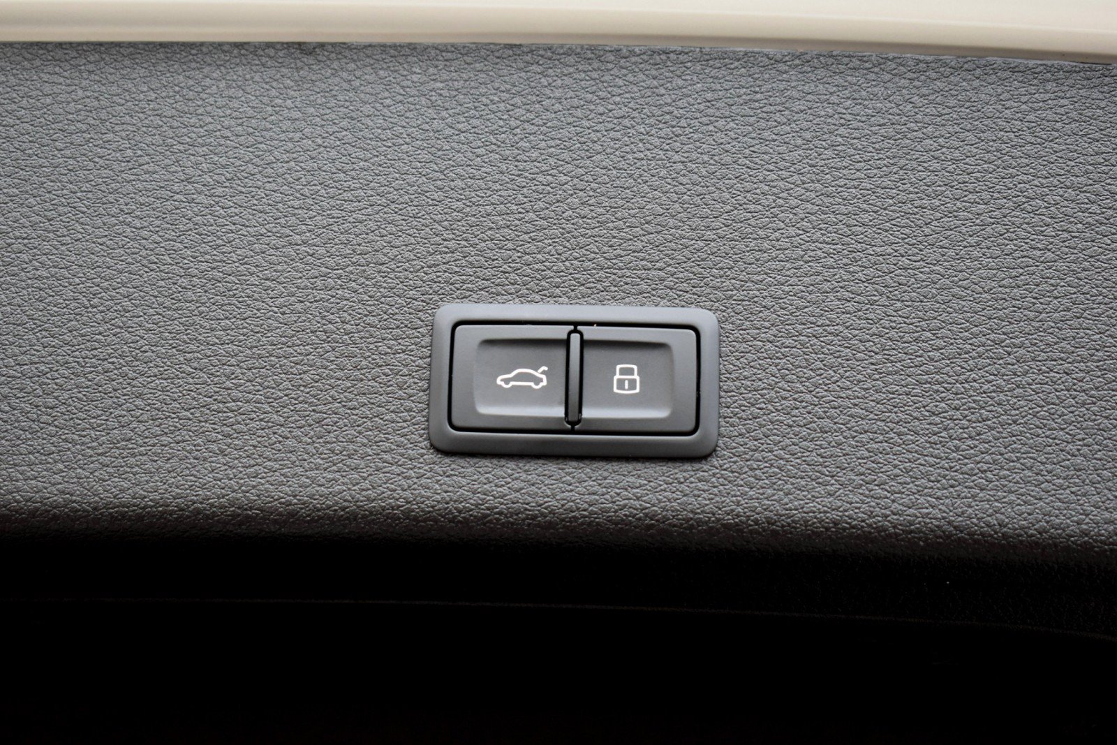 Used 2019 Audi e-tron Premium Plus AWD/4WD image 47
