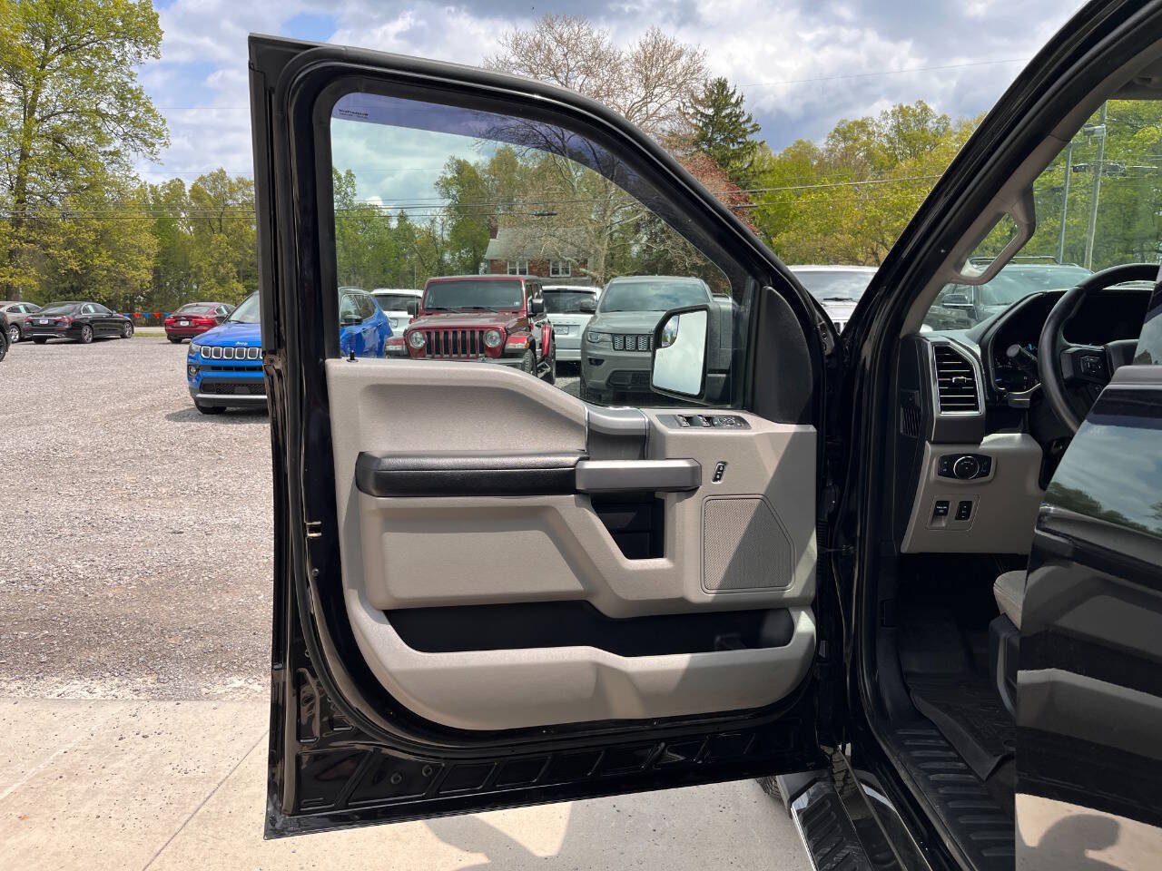 Used 2019 Ford F150 XLT w/ Equipment Group 302A Luxury AWD/4WD image 19