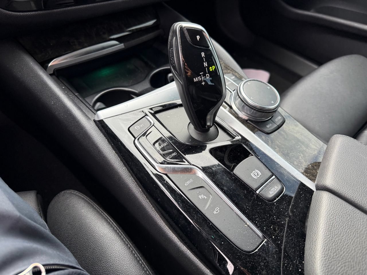 Used 2018 BMW 530e RWD image 22