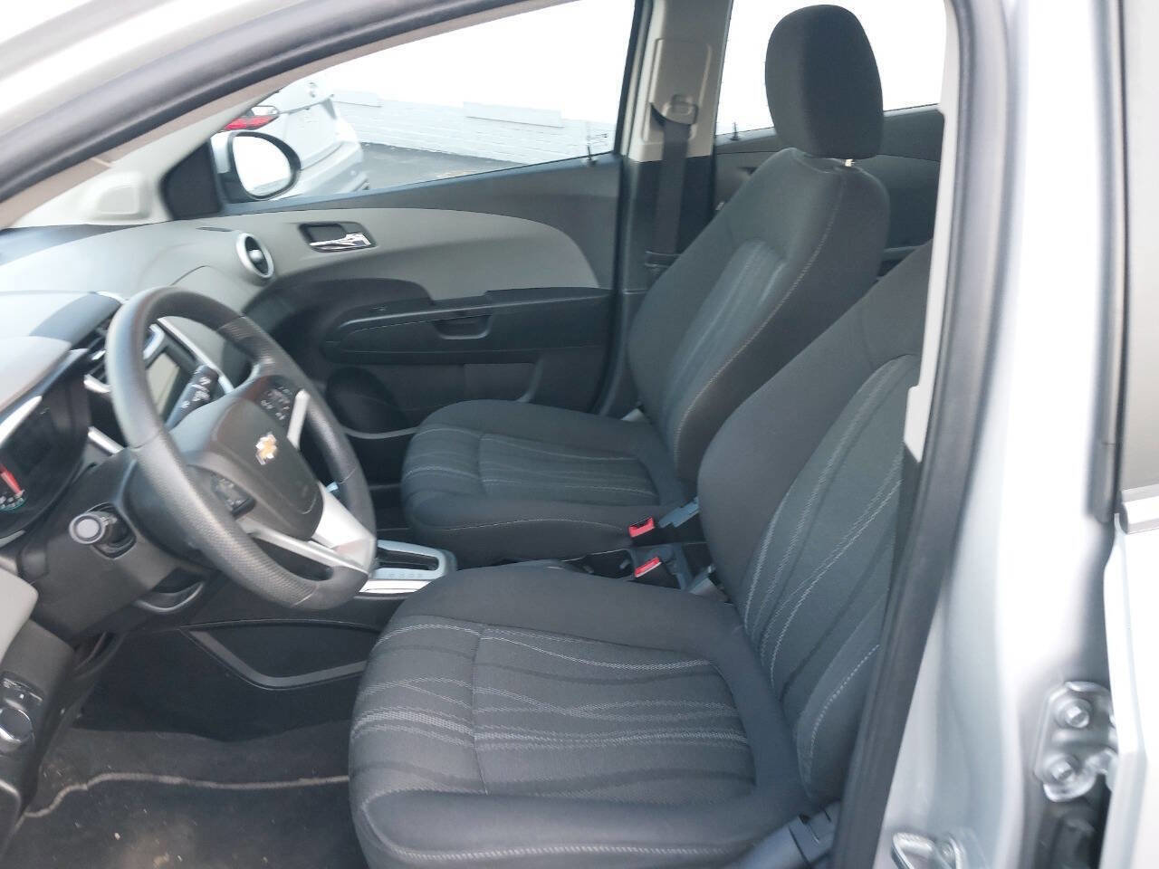 Used 2018 Chevrolet Sonic LT image 10