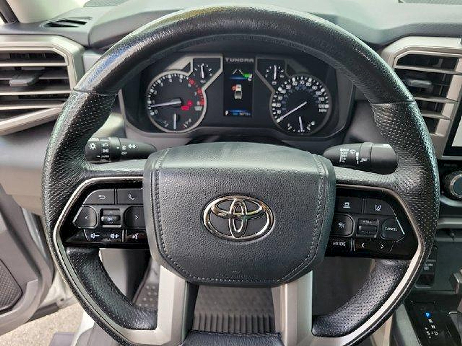 Used 2022 Toyota Tundra SR5 w/ SR5 Premium Package AWD/4WD image 27