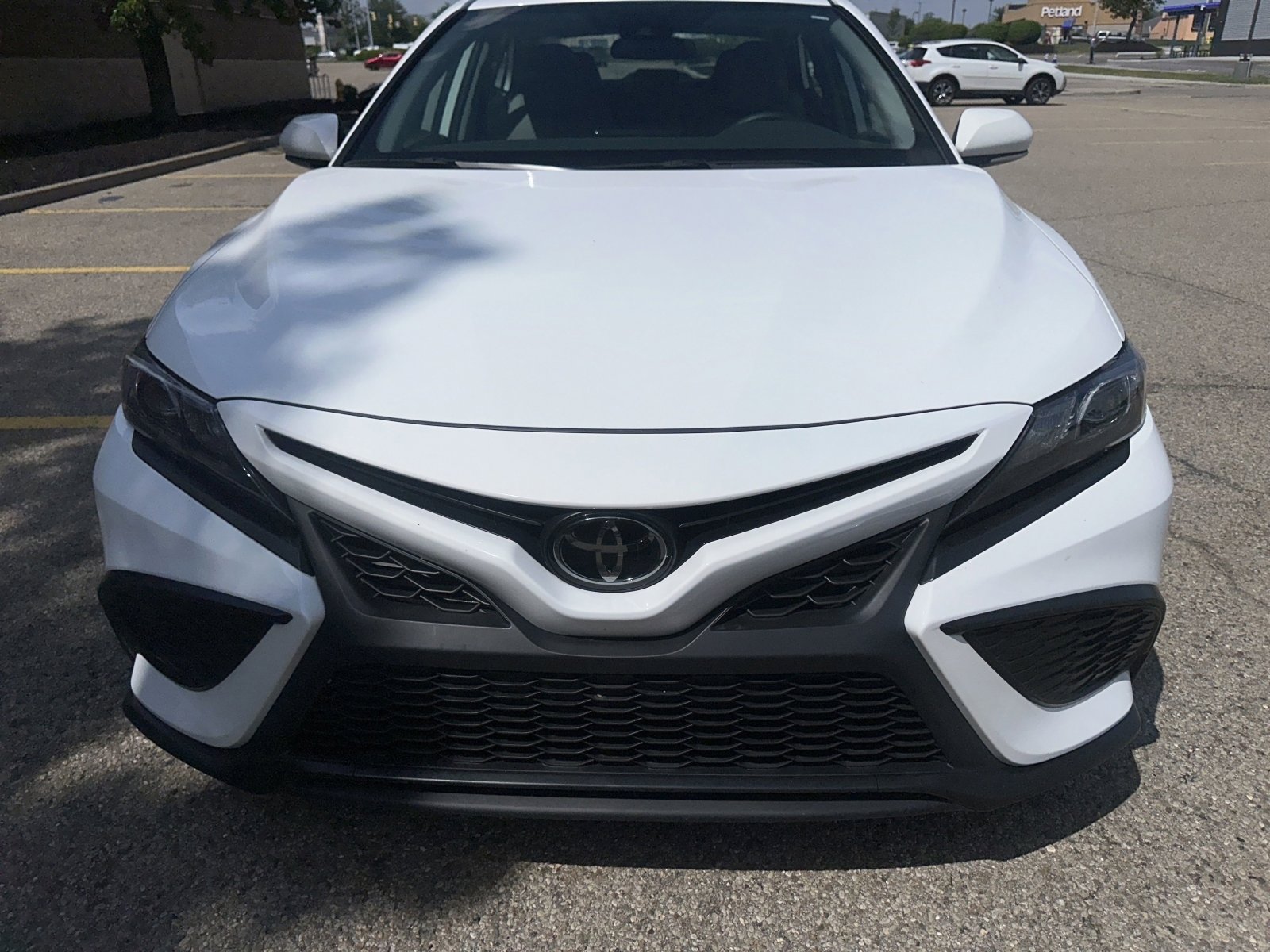 Used 2024 Toyota Camry SE w/ Cold Weather Package FWD image 11