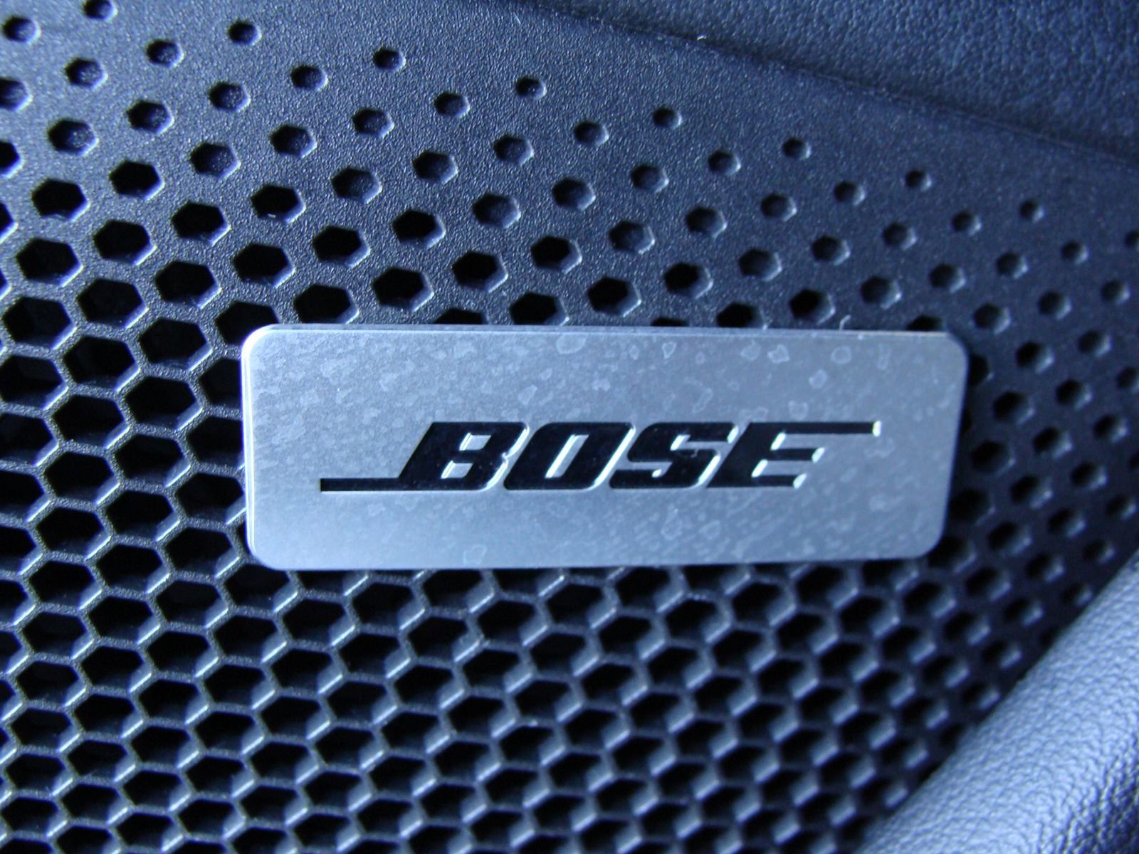 Used 2020 Porsche Taycan 4S image 31