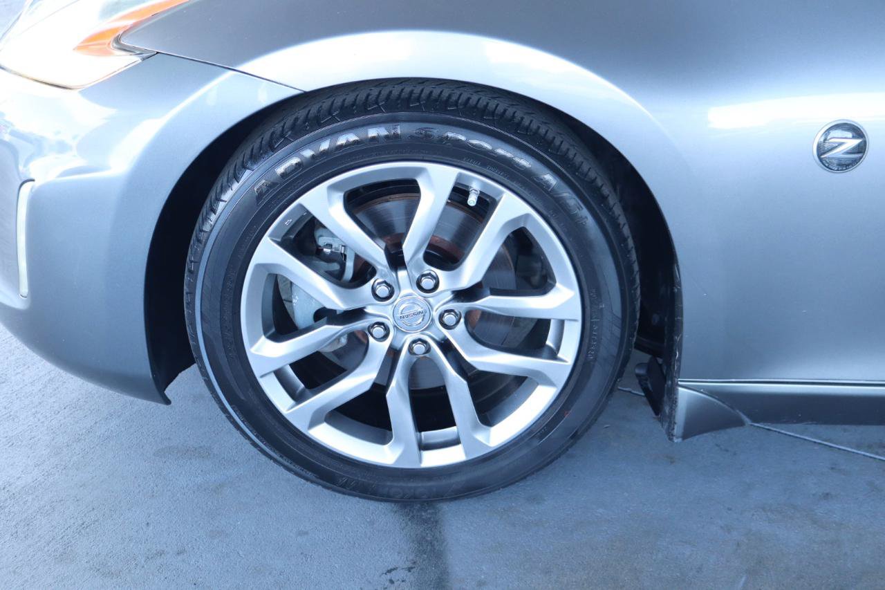 Used 2014 Nissan 370Z Touring RWD image 12