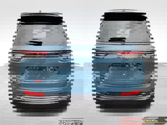 New 2026 Jeep Grand Cherokee Limited w/ Limited Altitude Package image 4