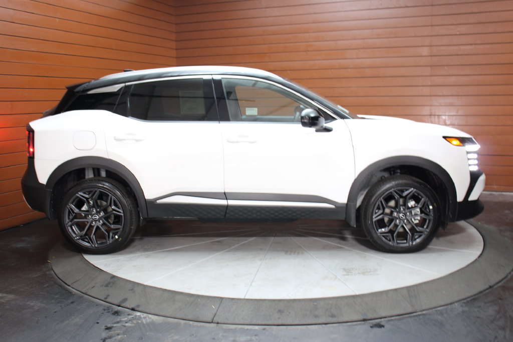 New 2026 Nissan Kicks SR FWD image 27