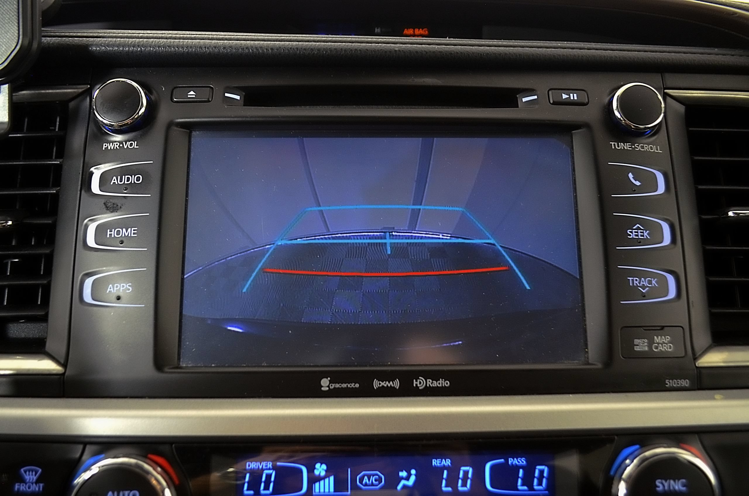Used 2019 Toyota Highlander XLE AWD/4WD image 31