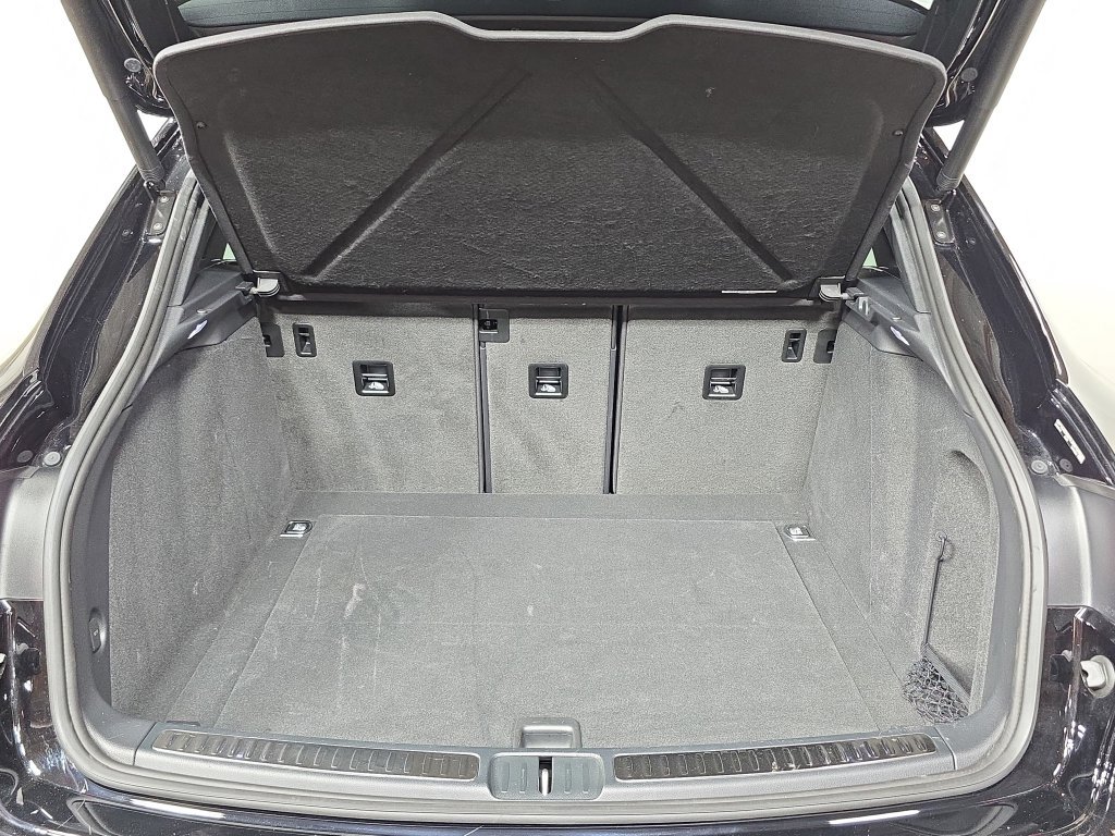 Certified 2026 Porsche Macan AWD/4WD image 25