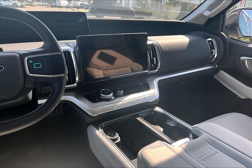 New 2027 Ford Expedition Max Platinum RWD image 7