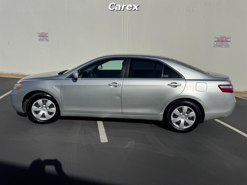Used 2009 Toyota Camry LE FWD image 12
