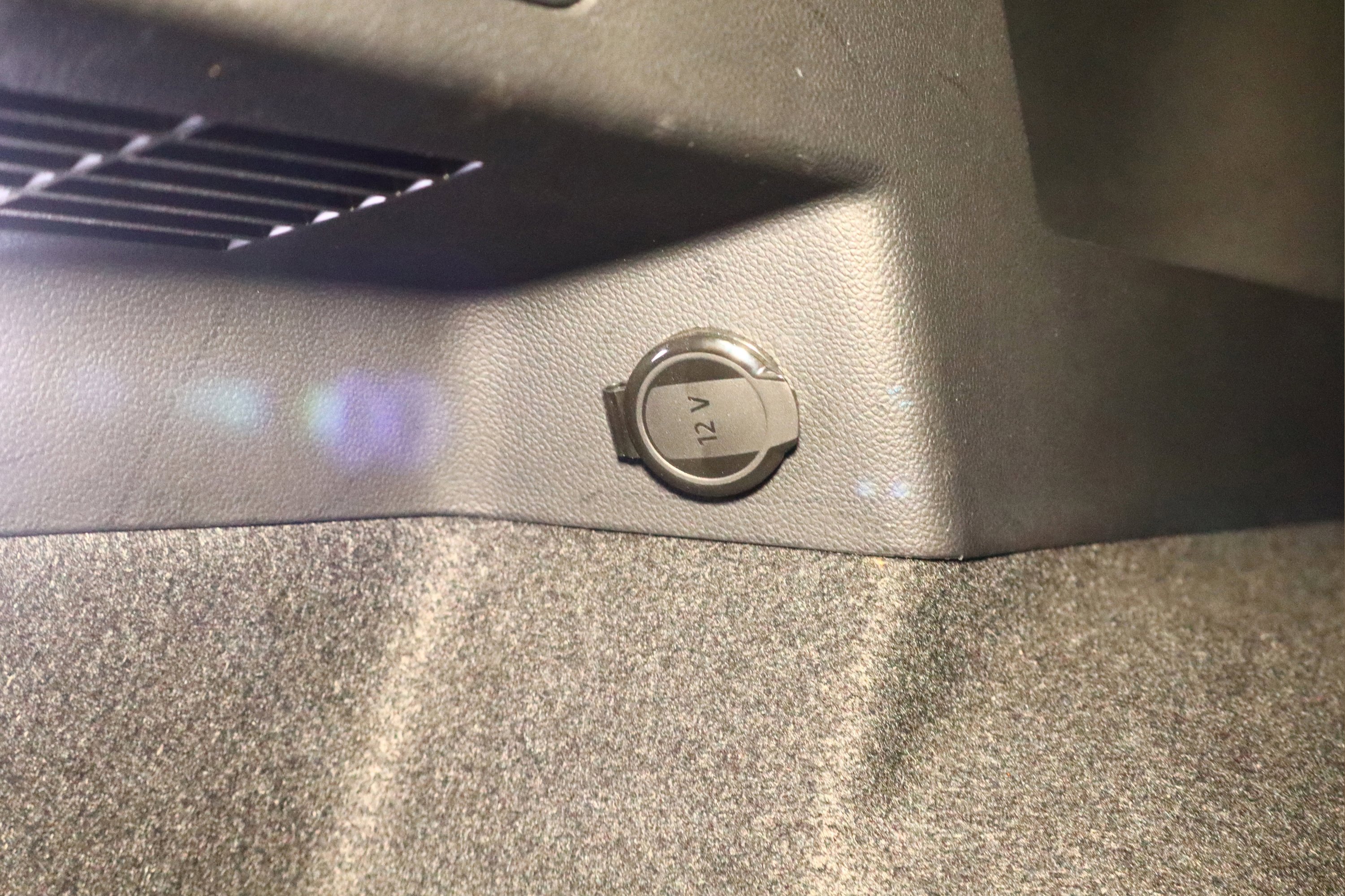 Used 2023 Volkswagen Tiguan SE image 39