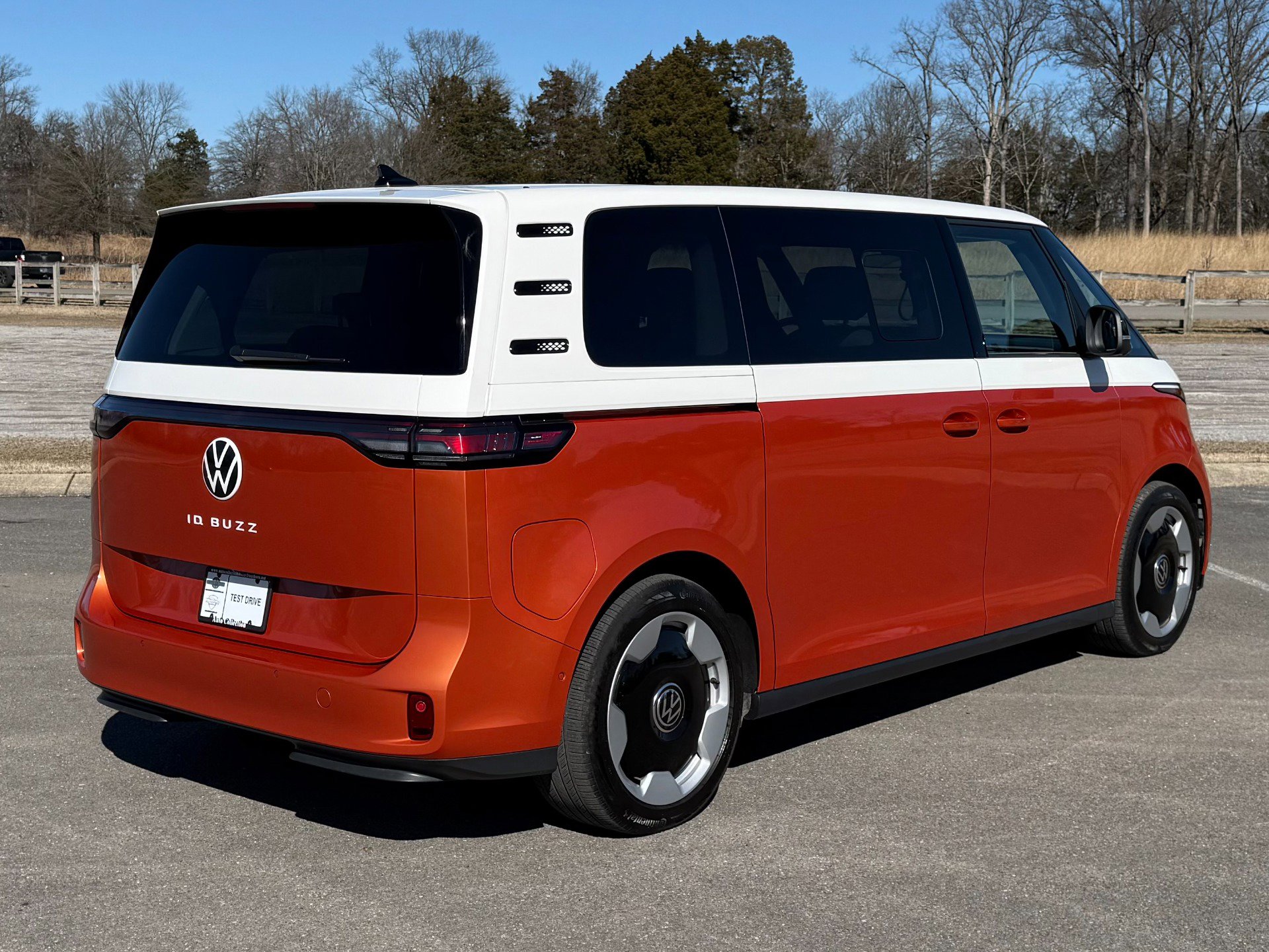 Used 2025 Volkswagen ID. Buzz Pro S Plus image 3