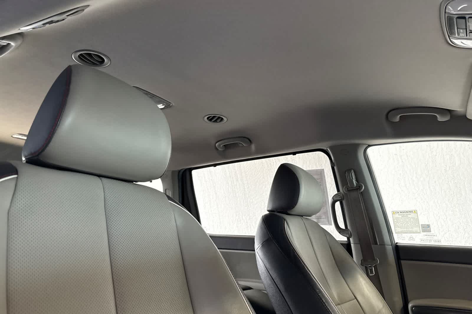 Used 2017 Kia Sedona LX w/ LX Essentials Premium Package FWD image 19