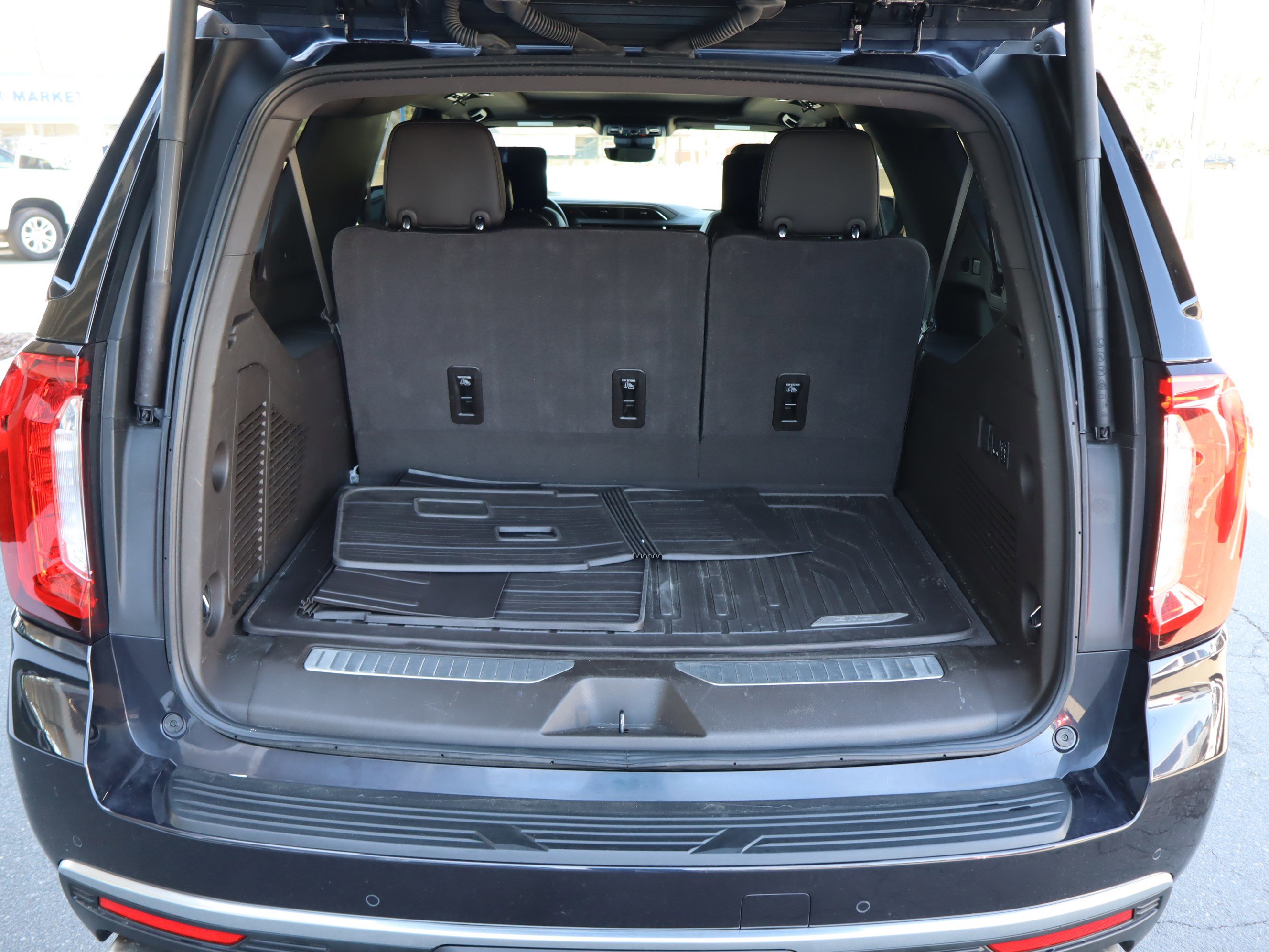 Certified 2024 GMC Yukon XL Denali w/ Advanced Technology Package image 37