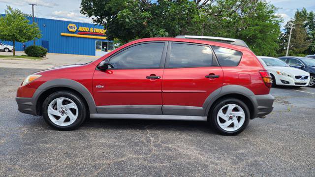 Used 2006 Pontiac Vibe w/ Sun And Sound Package FWD image 4