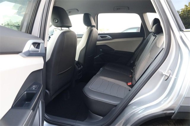 New 2025 Volkswagen Taos SE image 20