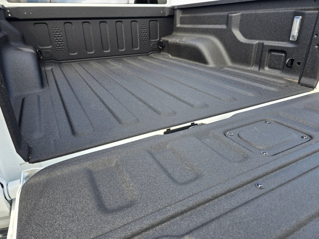 Used 2024 Jeep Gladiator Rubicon AWD/4WD image 23
