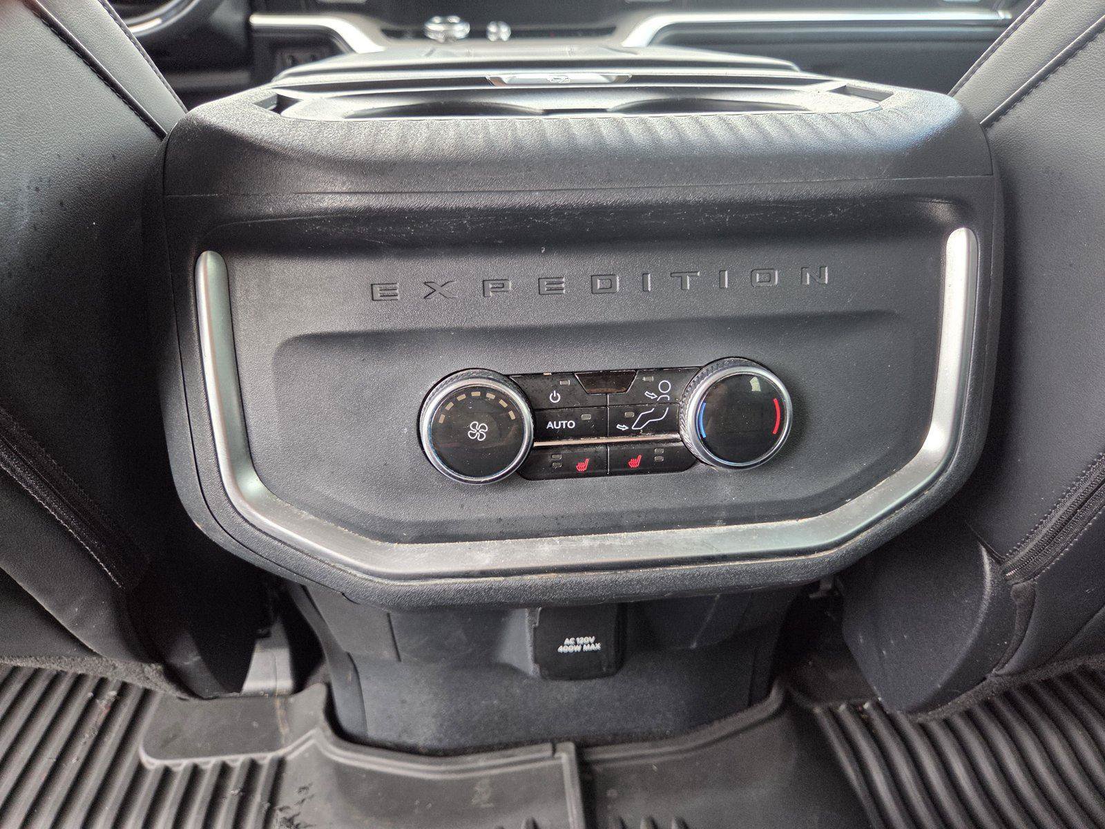 Used 2025 Ford Expedition Platinum w/ Driver's Package AWD/4WD image 23