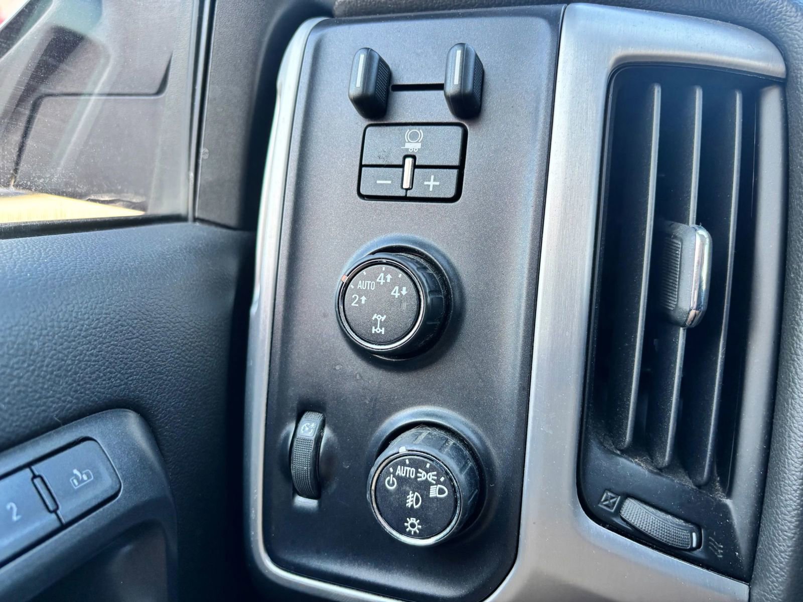 Used 2016 GMC Sierra 1500 SLT w/ SLT Premium Package AWD/4WD image 25