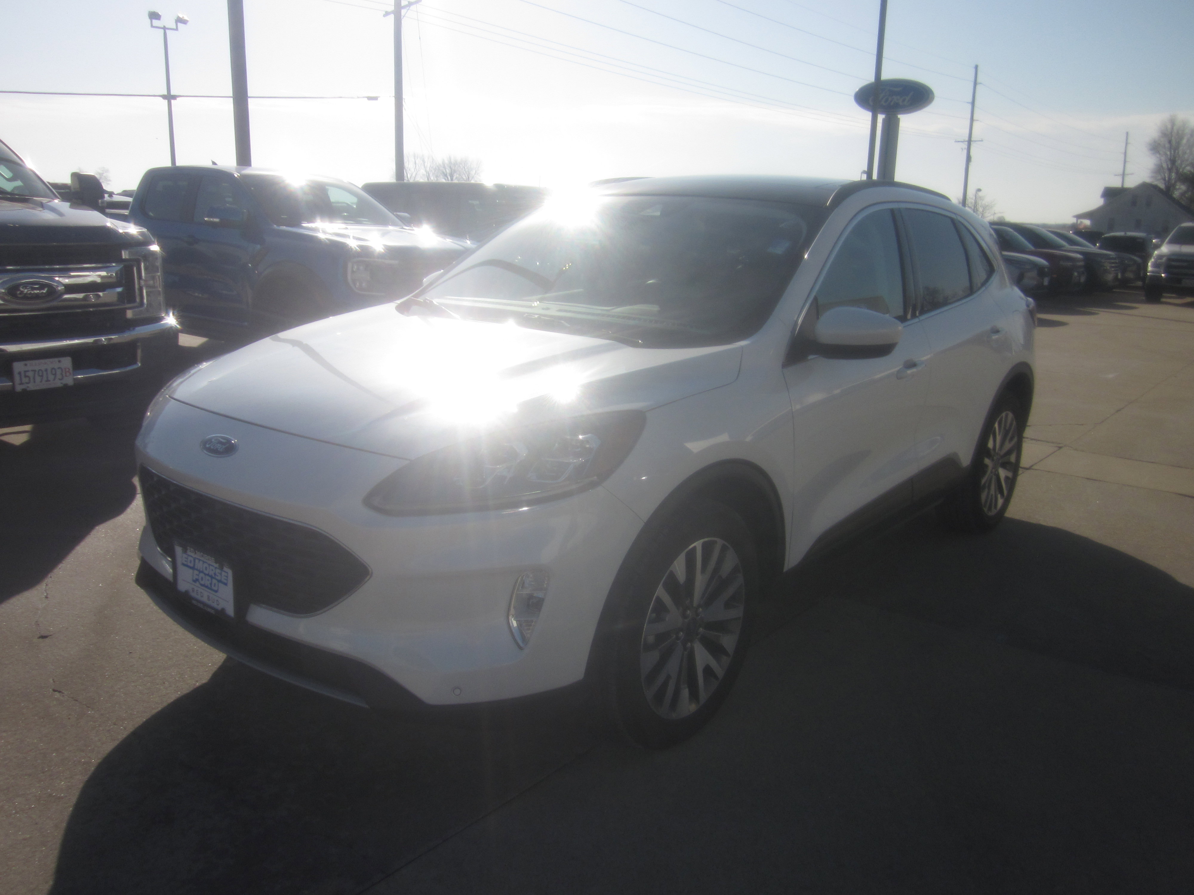 Used 2022 Ford Escape Titanium w/ Class II Trailer Tow Package image 3