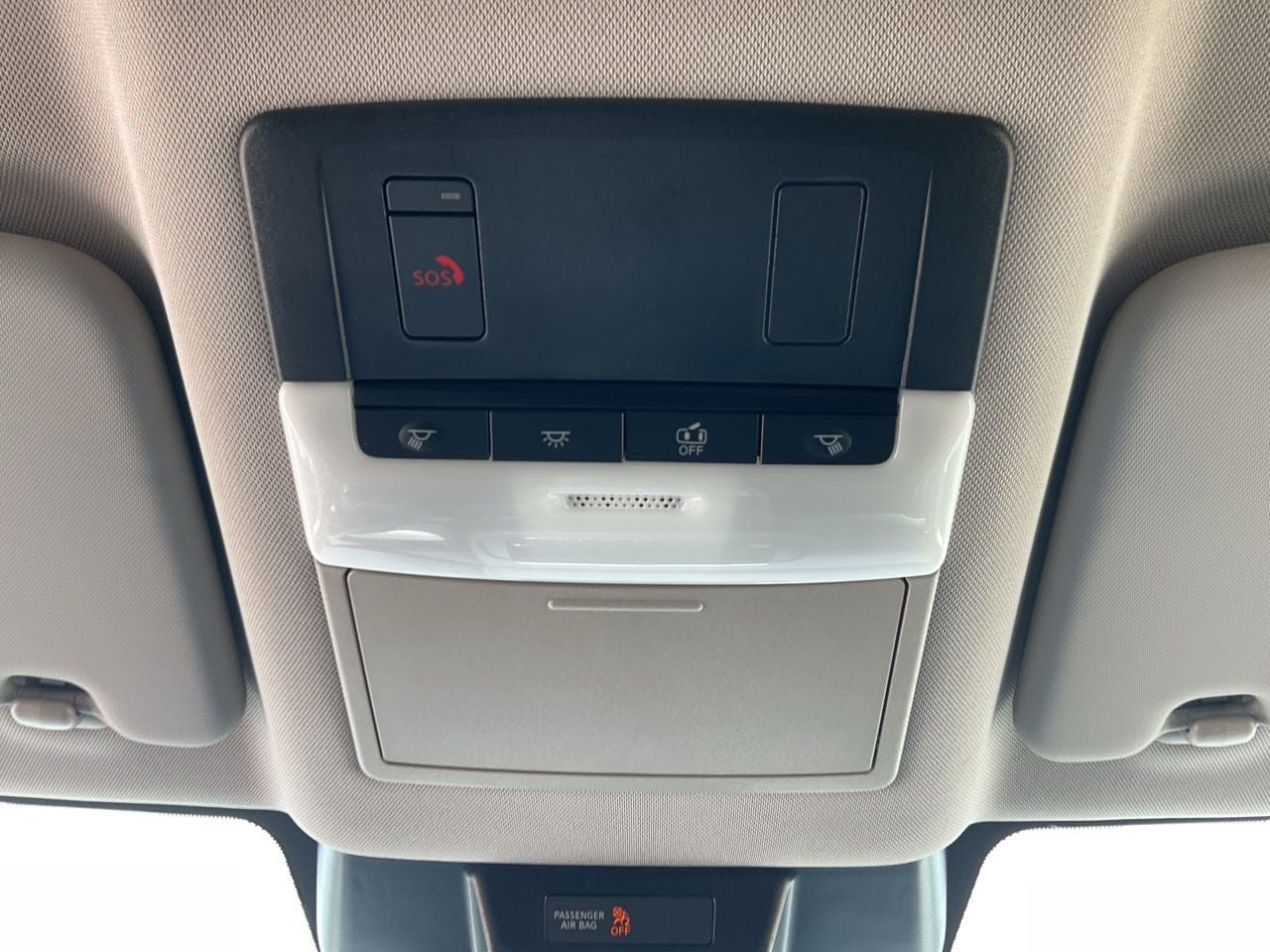 Used 2025 Nissan Rogue SV FWD image 12