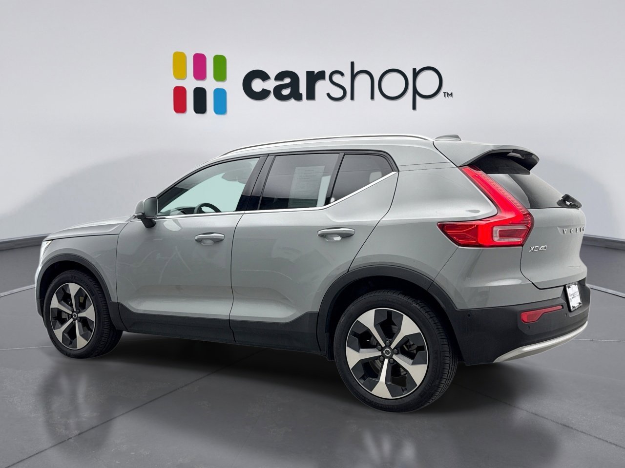 Used 2025 Volvo XC40 B5 Plus AWD/4WD image 3