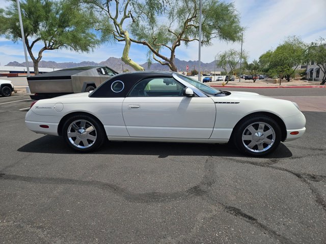 Used 2002 Ford Thunderbird RWD image 4