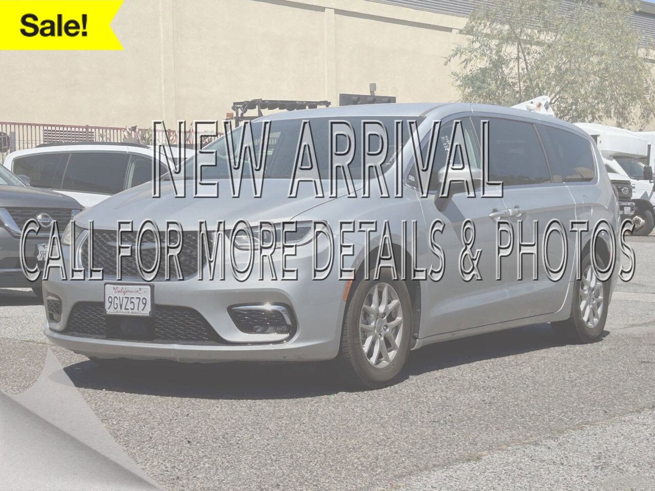 Used 2023 Chrysler Pacifica Touring-L