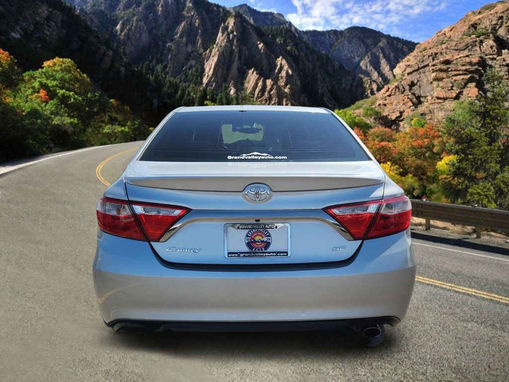 Used 2016 Toyota Camry SE FWD image 4