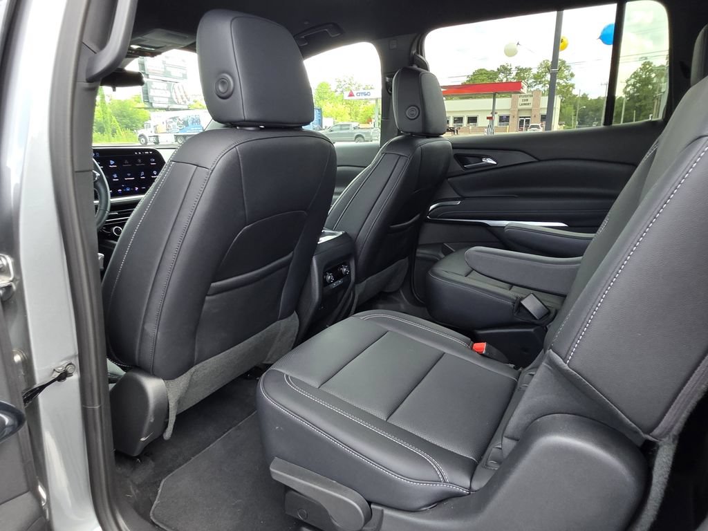 Used 2026 Chevrolet Traverse LT AWD/4WD image 14
