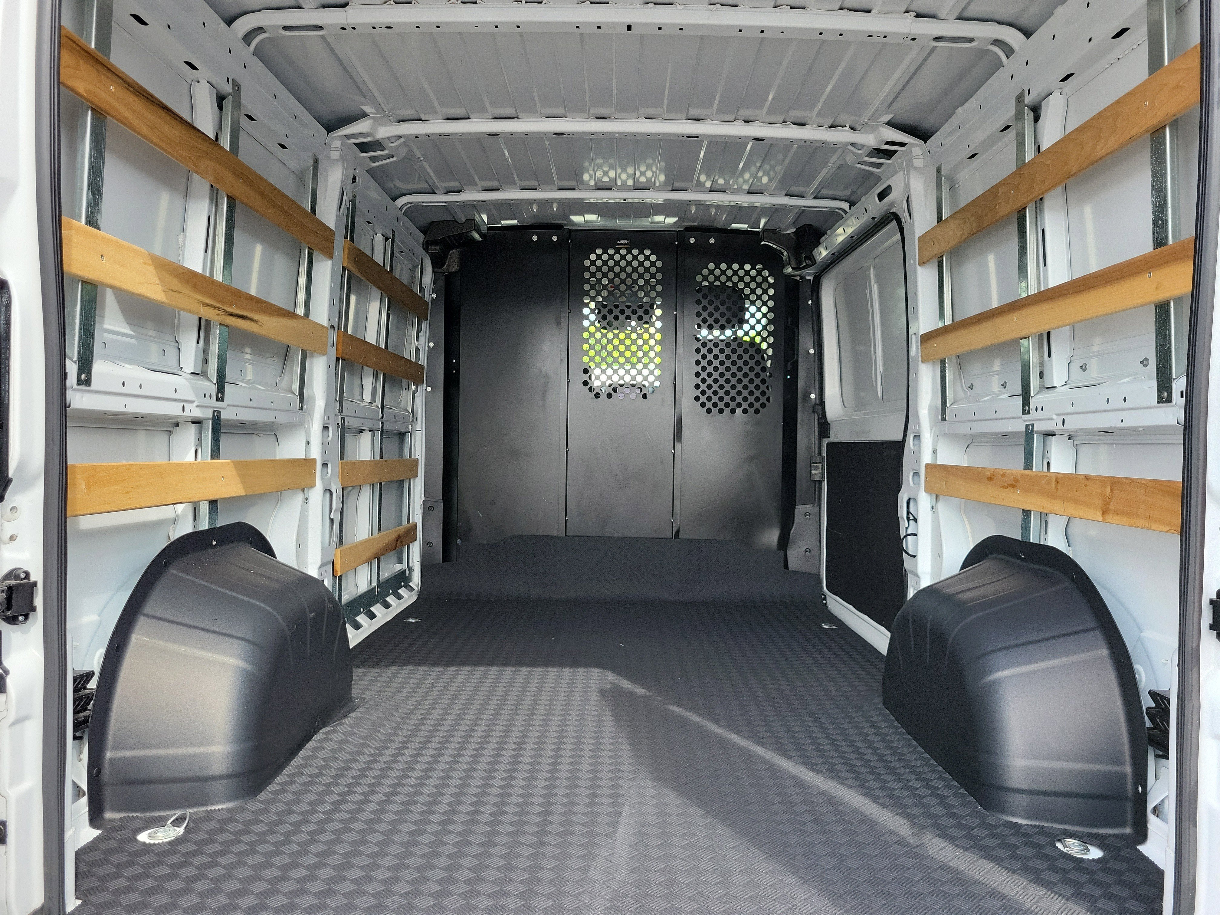 Used 2025 RAM ProMaster 2500 w/ U-Haul Equipment Group FWD image 14