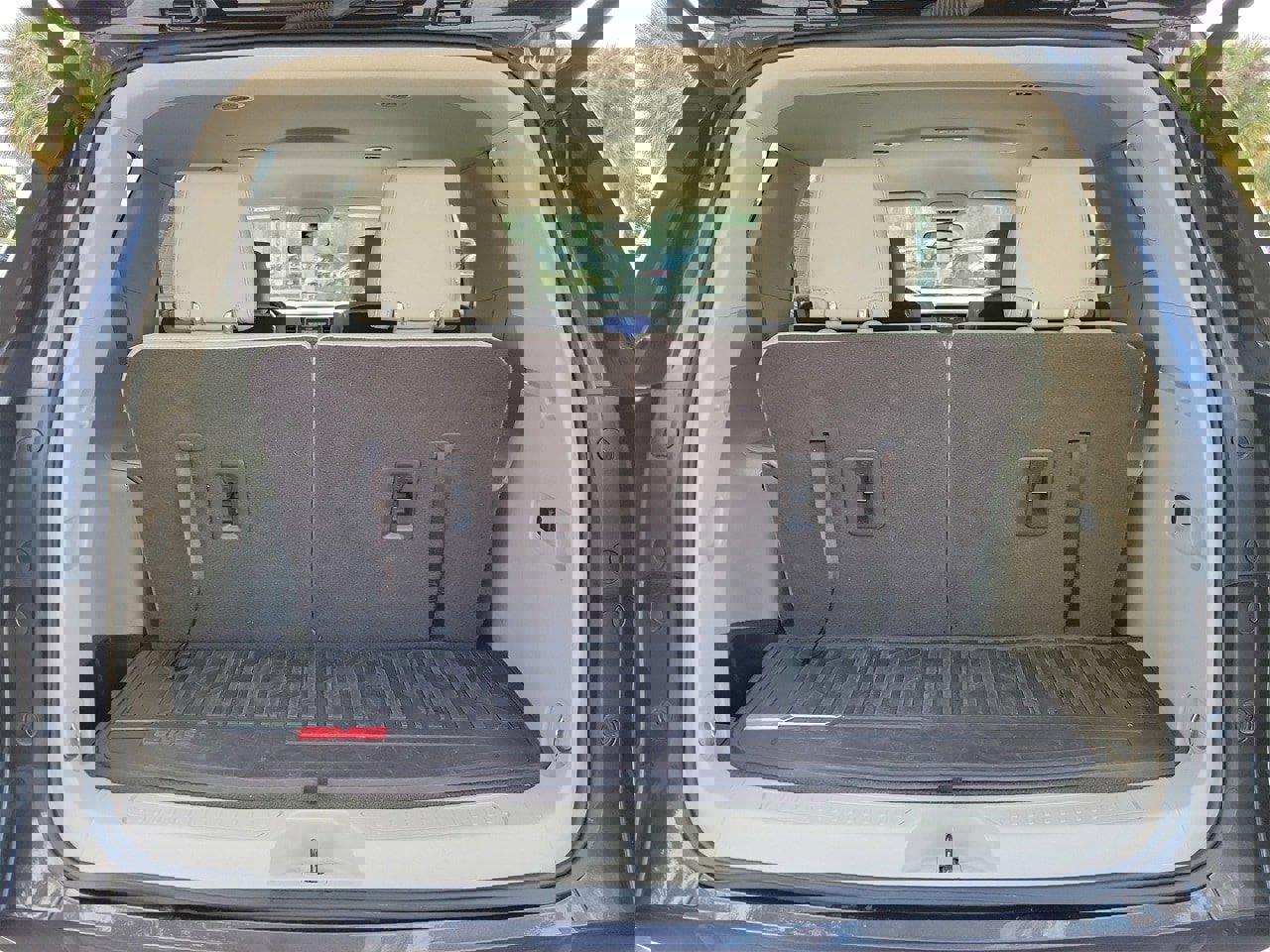 Used 2019 GMC Acadia Denali image 7