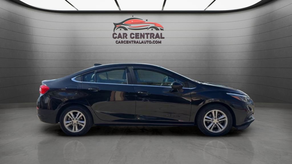 Used 2017 Chevrolet Cruze LT w/ Leather Package image 6