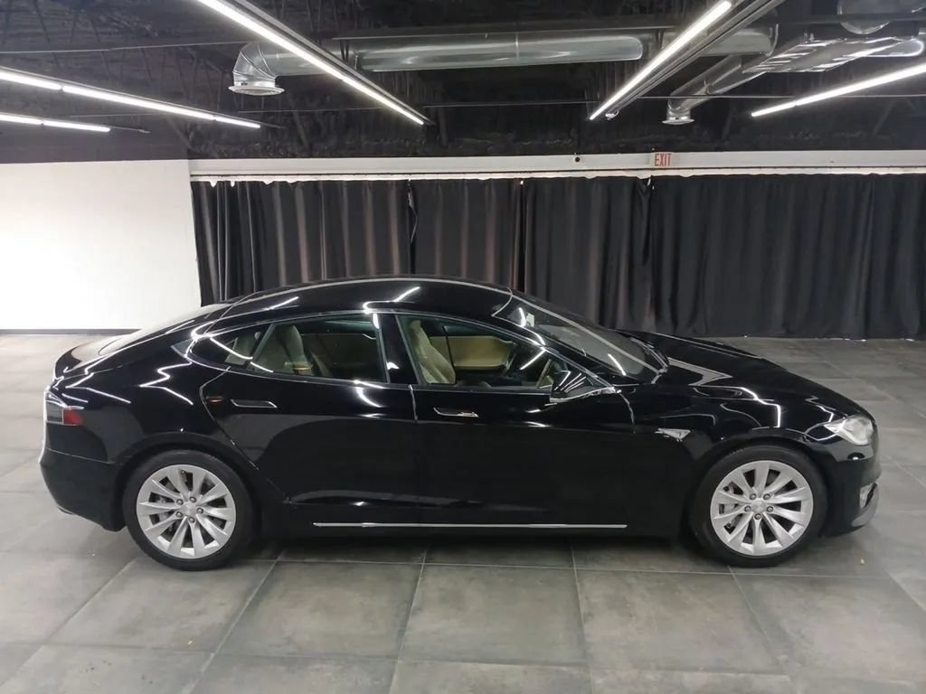 Used 2016 Tesla Model S 85D AWD/4WD image 35