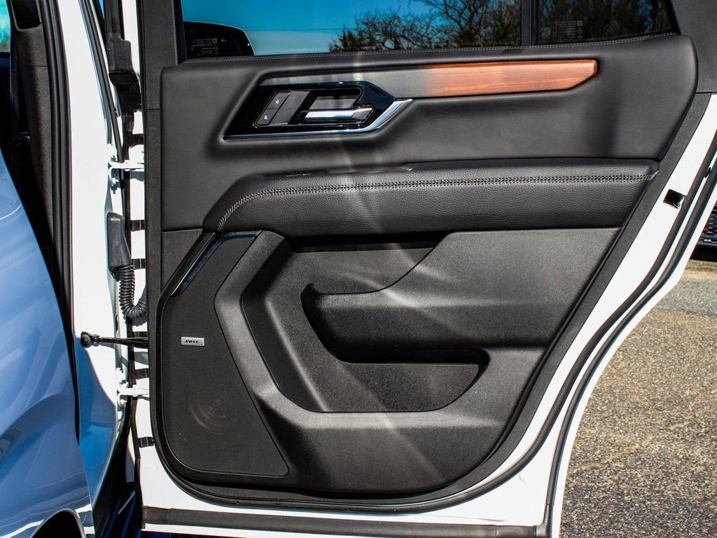 Used 2025 GMC Yukon Denali image 12