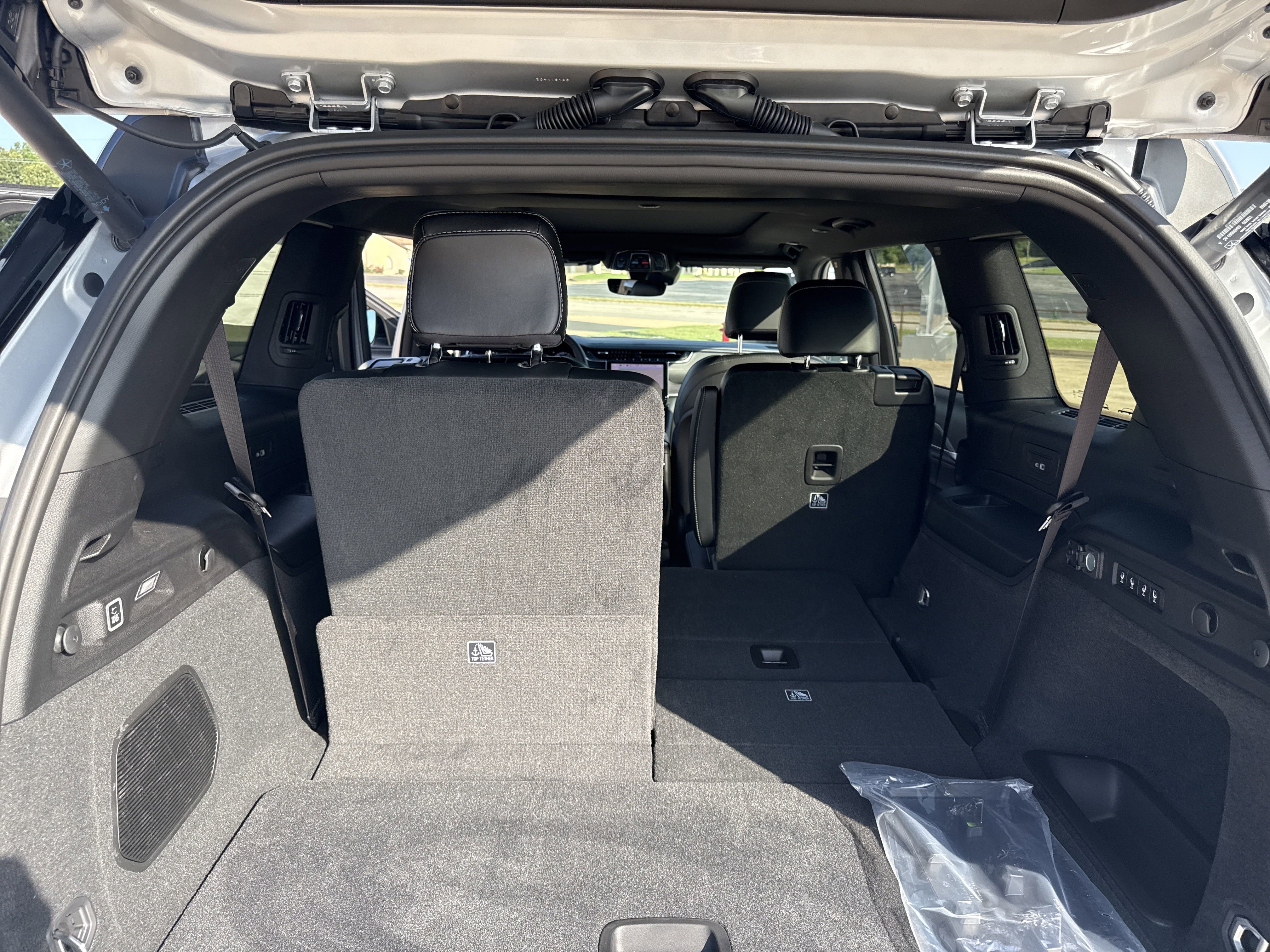 New 2025 Jeep Grand Cherokee L Overland w/ Trailer Tow Package image 34