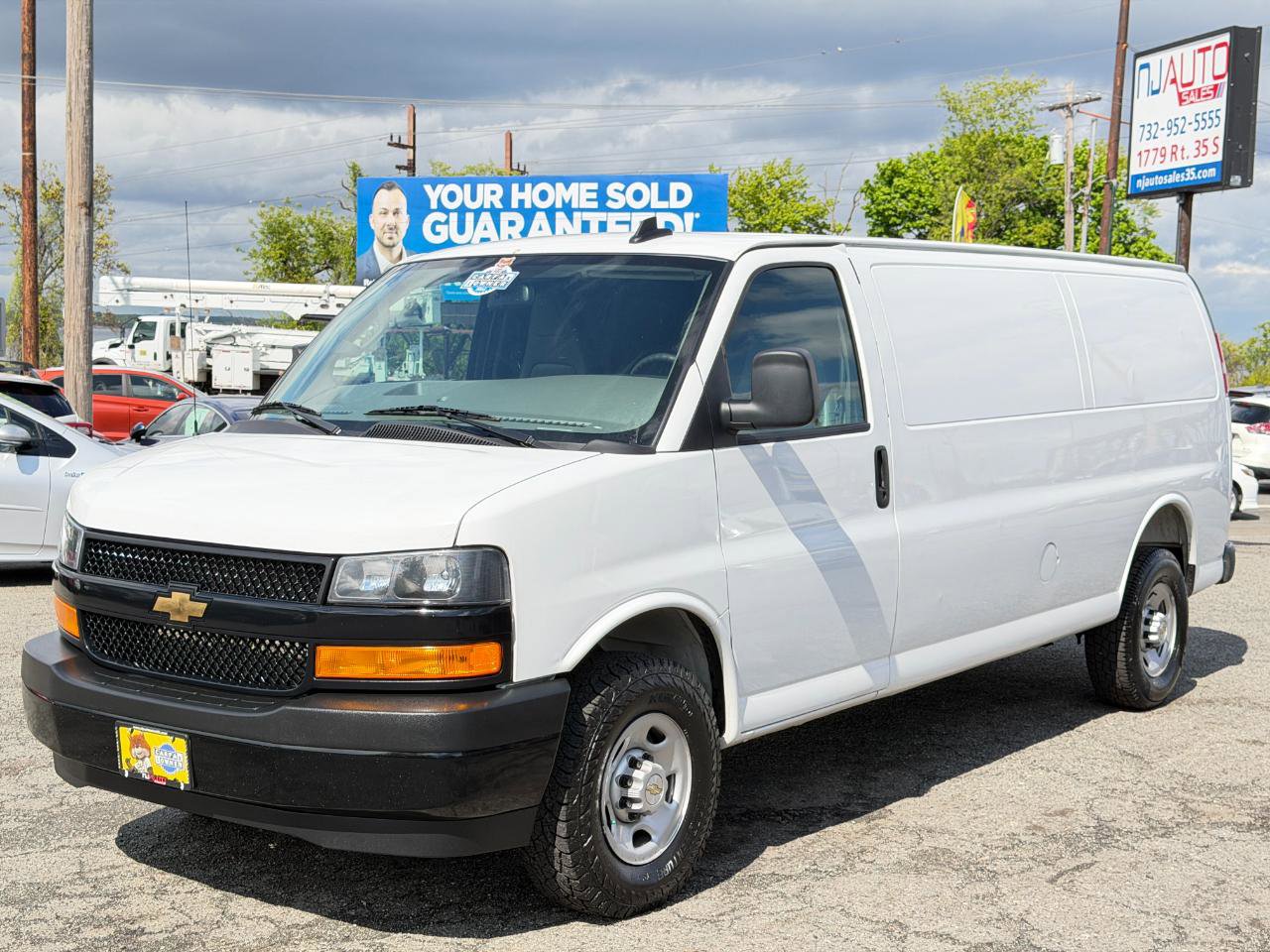 Used 2025 Chevrolet Express 2500 Extended w/ Driver Convenience Package RWD image 7