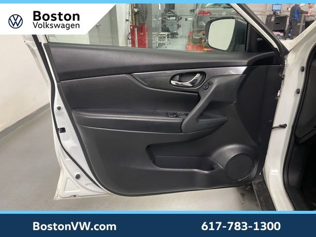 Used 2015 Nissan Rogue SL w/ SL Premium Package image 27