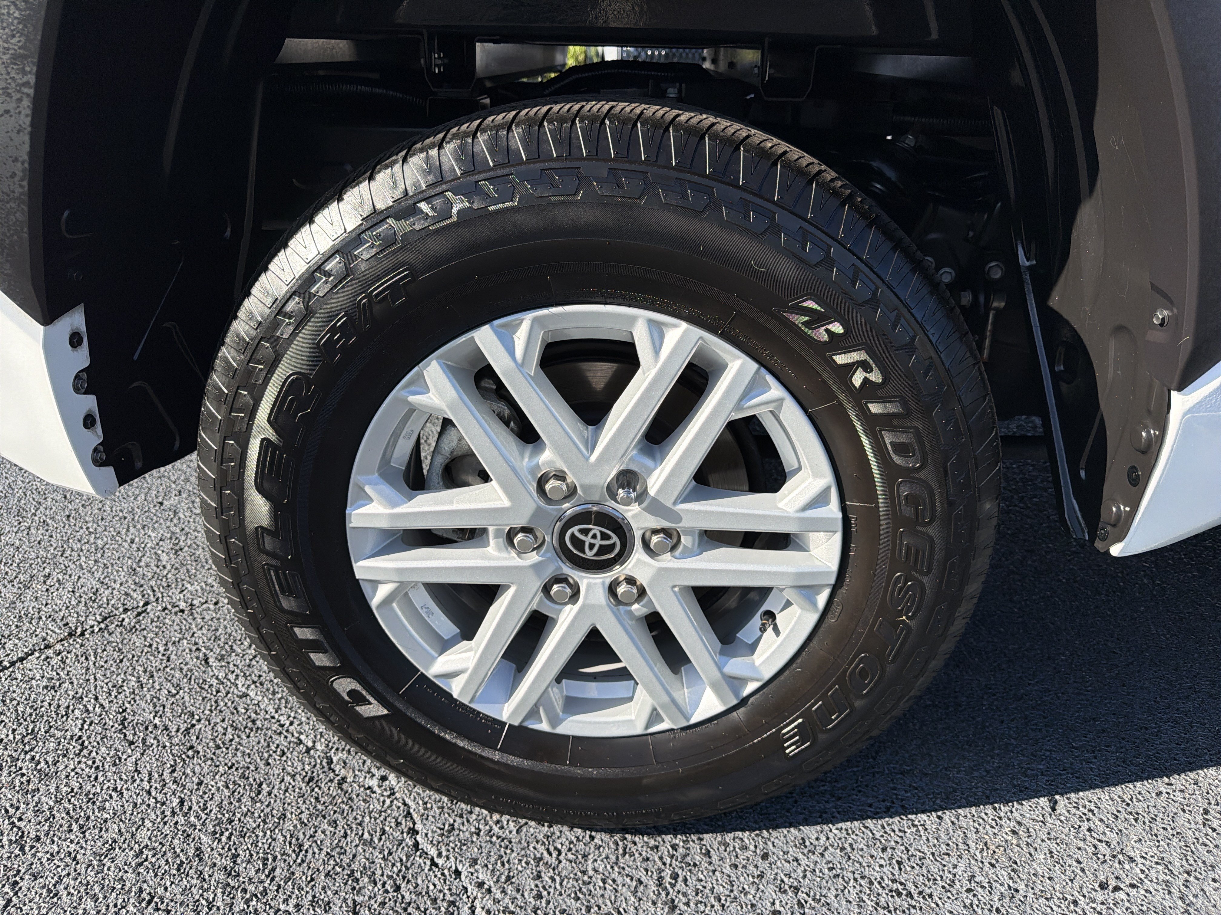 Used 2025 Toyota Tundra SR5 AWD/4WD image 28